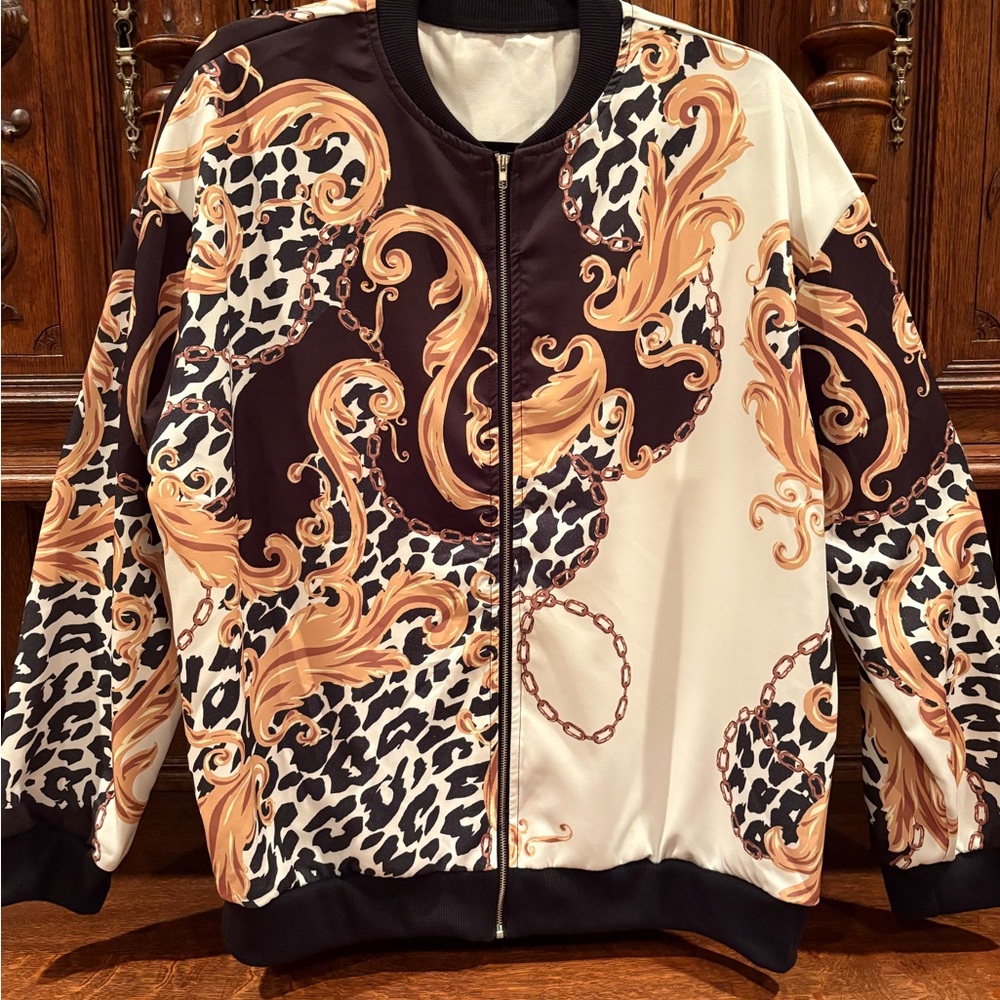 LUXURIOUS BOMBER JACKET